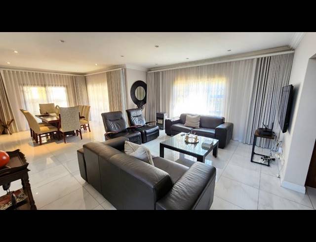 5 BEDROOM HOUSE FOR SALE IN MULBARTON